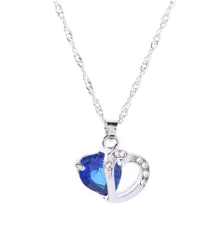 Lady Fashion Heart Pendant Necklace