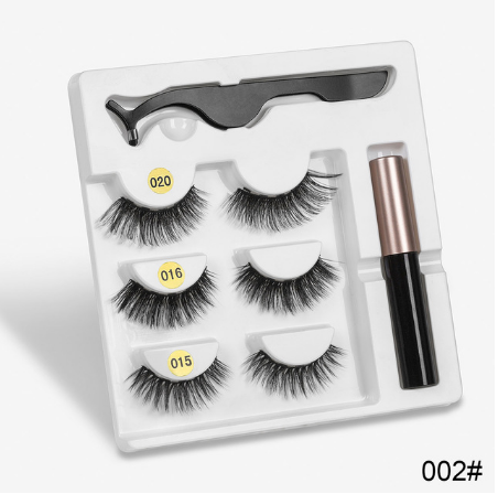 A Pair Of False Eyelashes With Magnets In Fashion